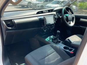 Toyota Hilux 2.4GD-6 single cab Raider manual - Image 7