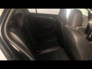 Volkswagen Golf GTI - Image 12