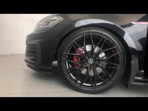 Volkswagen Golf GTI - Image 18