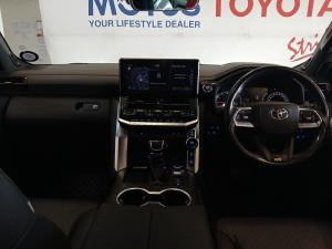 Toyota Land Cruiser 300 3.5T GR-Sport - Image 6
