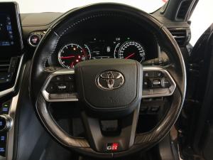Toyota Land Cruiser 300 3.5T GR-Sport - Image 8