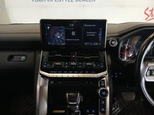 Toyota Land Cruiser 300 3.5T GR-Sport - Image 14