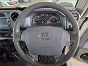 Toyota Land Cruiser 79 4.5D-4D LX V8 single cab - Image 8