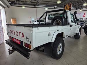 Toyota Land Cruiser 79 4.5D-4D LX V8 single cab - Image 2