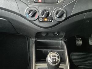 Toyota Starlet 1.4 Xi - Image 10