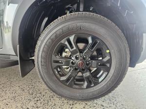 Nissan Navara 2.5DDTI PRO-4X 4X4 automatic D/C - Image 7