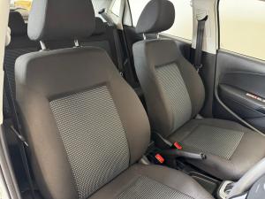 Volkswagen Polo Vivo 1.6 Comfortline TIP - Image 11