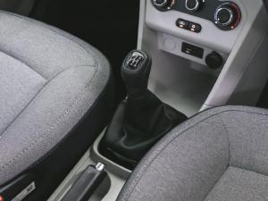 Tata Tiago 1.2 XT manual - Image 12