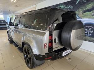 Land Rover Defender 110 D350 X-Dynamic HSE - Image 3