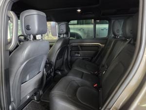 Land Rover Defender 110 D350 X-Dynamic HSE - Image 7