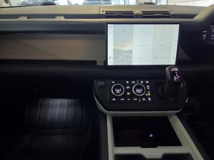 Land Rover Defender 110 D350 X-Dynamic HSE - Image 8