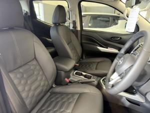Nissan Navara 2.5DDTi double cab Stealth - Image 10