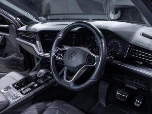 Volkswagen Touareg V6 TDI Executive R-Line - Image 17