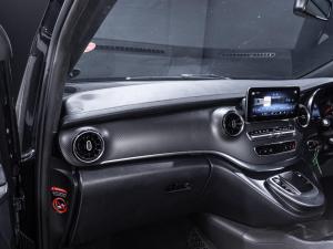 Mercedes-Benz V-Class V300d Avantgarde - Image 13