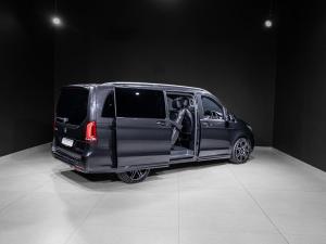 Mercedes-Benz V-Class V300d Avantgarde - Image 25