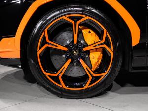 Lamborghini Urus S - Image 7