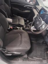 Toyota Urban Cruiser 1.5 XR manual - Image 13