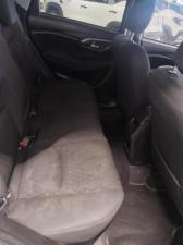 Toyota Urban Cruiser 1.5 XR manual - Image 17