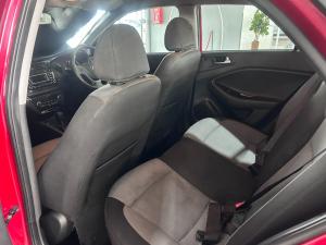 Hyundai i20 1.4 Fluid - Image 10