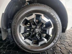 Nissan Navara 2.5DDTi double cab LE Plus - Image 13