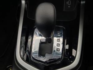 Nissan Navara 2.5DDTi double cab LE Plus - Image 22