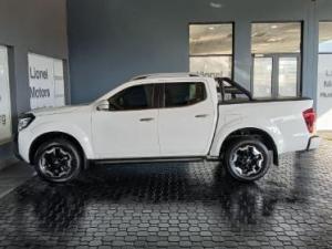 Nissan Navara 2.5DDTi double cab LE Plus - Image 8