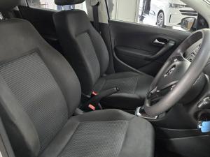 Volkswagen Polo Vivo hatch 1.6 Comfortline auto - Image 11