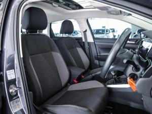 Volkswagen Polo hatch 1.0TSI Life manual - Image 12