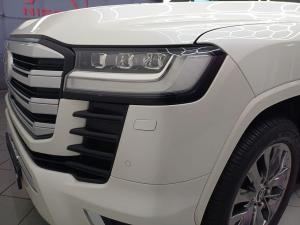 Toyota Land Cruiser 300 3.3D ZX - Image 15