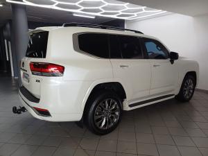 Toyota Land Cruiser 300 3.3D ZX - Image 7