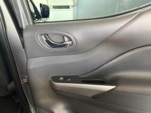 Nissan Navara 2.5DDTi double cab LE Plus - Image 18