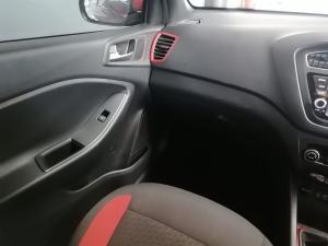 Hyundai i20 Active 1.4 Fluid - Image 29