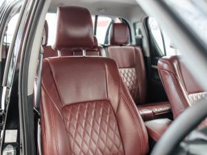 Toyota Hilux 2.8GD-6 double cab Raider auto - Image 11