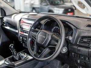 Isuzu D-Max 1.9TD double cab L 4x4 manual - Image 8