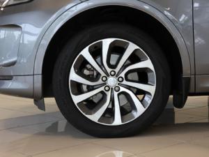 Land Rover Discovery Sport P300e R-Dynamic SE - Image 12