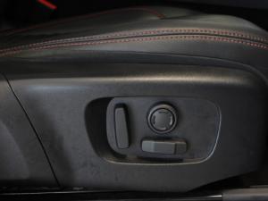 Land Rover Discovery Sport P300e R-Dynamic SE - Image 30