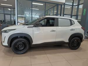 Nissan Magnite 1.0 Move panel van - Image 3