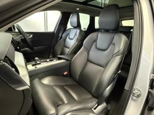 Volvo XC60 B5 AWD Plus Dark - Image 12