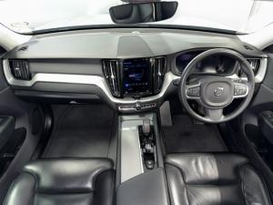 Volvo XC60 B5 AWD Essential - Image 14