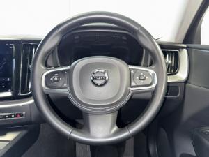 Volvo XC60 B5 AWD Essential - Image 16