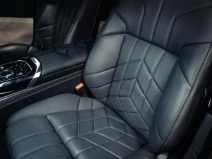 BMW i7 xDrive60 M Sport - Image 15