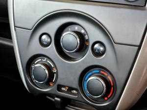 Nissan Almera 1.5 Acenta auto - Image 12