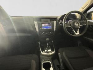 Nissan Navara 2.5DDTi double cab SE Plus auto - Image 15