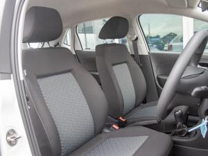 Volkswagen Polo Vivo hatch 1.4 Life - Image 7