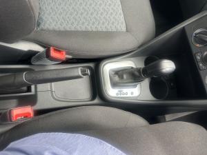 Volkswagen Polo Vivo hatch 1.6 Life - Image 11