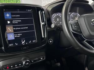 Volvo XC40 D4 AWD Momentum - Image 13