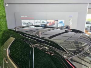 Land Rover Discovery D300 R-Dynamic HSE - Image 16