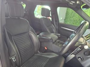 Land Rover Discovery D300 R-Dynamic HSE - Image 7