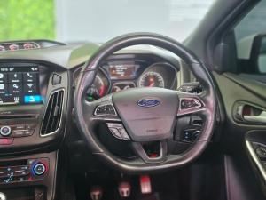 Ford Focus ST 3 - Image 17