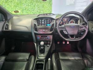 Ford Focus ST 3 - Image 18
